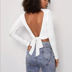 🙂open back white top